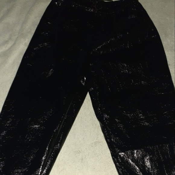 ASOS tapered sweat pants in leather look. - Picture 2 of 4